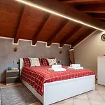 Alex Haus Somma Lombardo