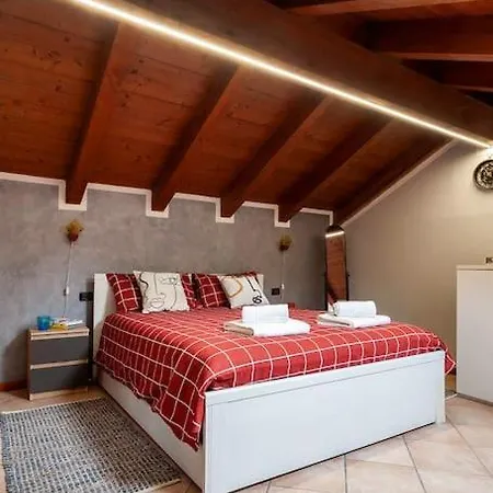 Alex Haus Somma Lombardo